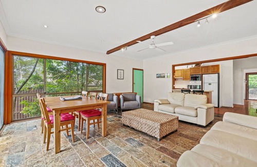 Macmasters Beach House | Leafy Family House, Close to Beach and Surf Club
