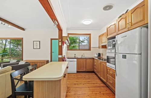 Macmasters Beach House | Leafy Family House, Close to Beach and Surf Club