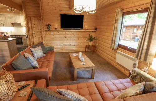 Louth Cottage | Leafy Hollow Lodge