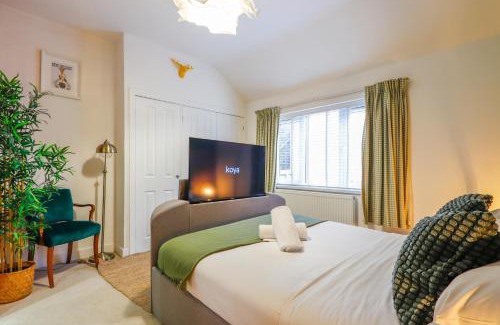Barry Apartment | Leah Suite by Koya Homes - 2 Bed, 2 Bath, Pool Table, Sea View, Free Parking