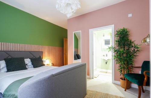 Barry Apartment | Leah Suite by Koya Homes - 2 Bed, 2 Bath, Pool Table, Sea View, Free Parking