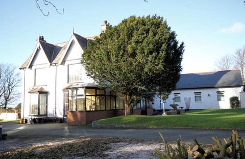 Tywyn Bed & Breakfast | Leahurst Bed and Breakfast