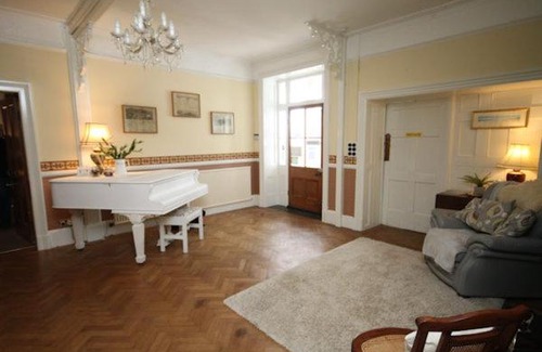 Tywyn Bed & Breakfast | Leahurst Bed and Breakfast