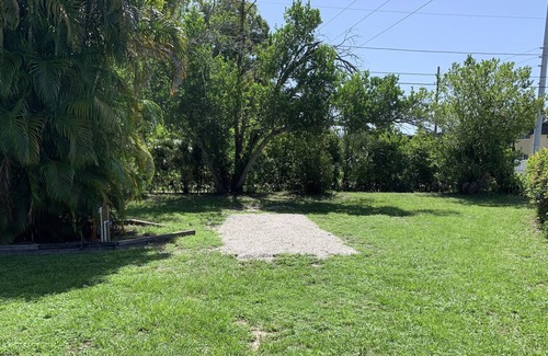 Largo RV Rental | Leaning Cactus 🌵 RV Campsite, Close to Beaches, Go Glamping!