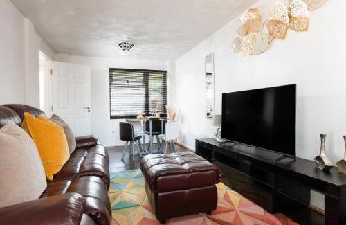 Southampton House | Leaside House by Grandeur Property