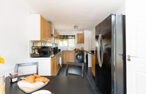 Southampton House | Leaside House by Grandeur Property