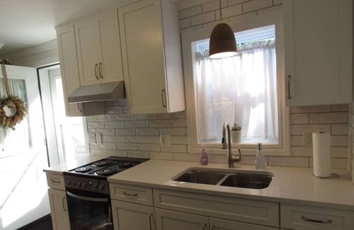 Millersburg Cottage | Leave your worries behind. Come in and get cozy!