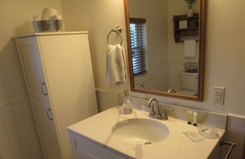 Millersburg Cottage | Leave your worries behind. Come in and get cozy!