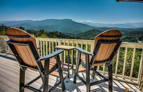 Pittman Center Ski Chalet | Leconte Mountain Lodge, Breathtaking Views, Hot 685, FREE tickets each paid day!