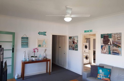 Ledge Point House | Ledge Point Beach House only 200m from the ocean. Perfect weekend getaway!