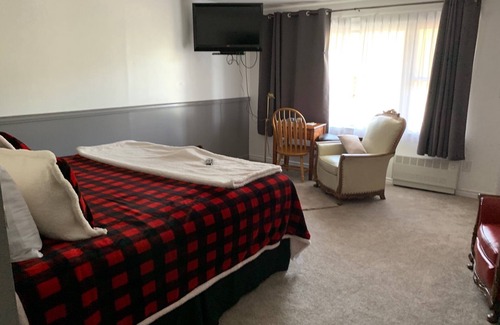 Wilmington Hotel | Ledgerock at Whiteface - Deluxe King Room