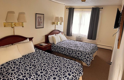 Wilmington Hotel | Ledgerock at Whiteface- Family Room
