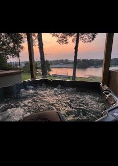 Mid America House | Ledgerock lake house! Boat included march-October,outside bar, Pool table,family fun center