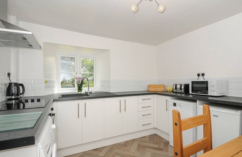 Bude Cottage | LEE BARTON FARMHOUSE, family friendly, with open fire in Bude