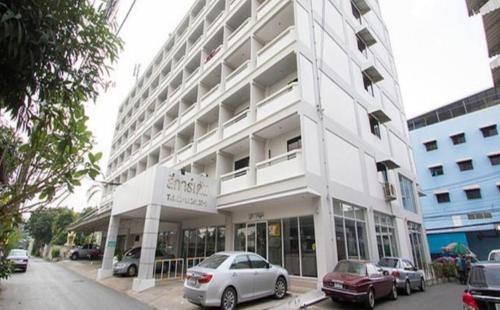 Suan Luang Hotel | Lee Garden Bangkok
