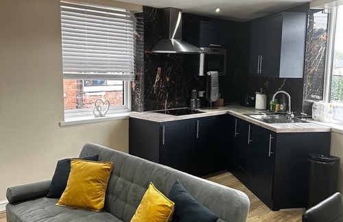 Harehills Apartment | Leeds Urban Retreat- Pet Friendly Flat