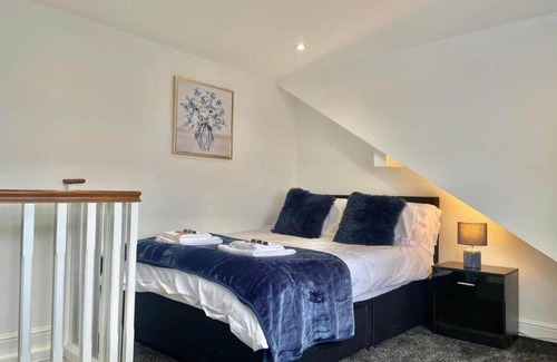 Harehills Apartment | Leeds Urban Retreat- Pet Friendly Flat