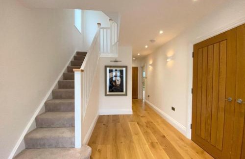 Chapeltown House | LeedsHouse Sleeps9 PrivateGarden Tv Wifi