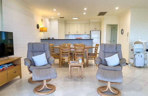 Goolwa South House | Leeside - Riverfront Relaxation