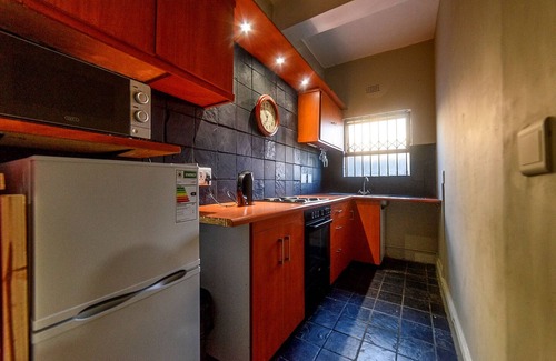 Sea Point House | Leeuwenzee Guest House