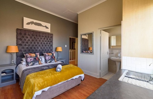 Sea Point House | Leeuwenzee Guest House