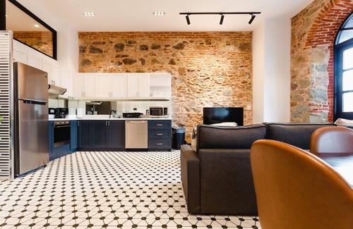 Casco Viejo Apartment | Lefevre 2B