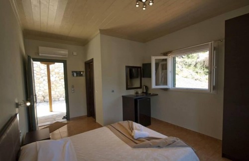 Agios Nikitas Hotel | Lefkas Petra