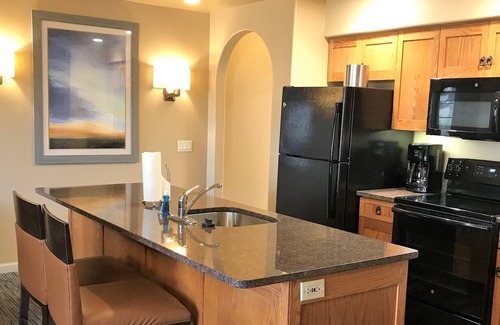 South Mountain Resort | Legacy Golf Resort: SPACIOUS FULL CONDO:Master Bdrm-13/4 Bath-Full Kitchen-Patio