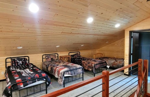 McLeod Cabin | Legacy Lodge! Beautiful cabin!