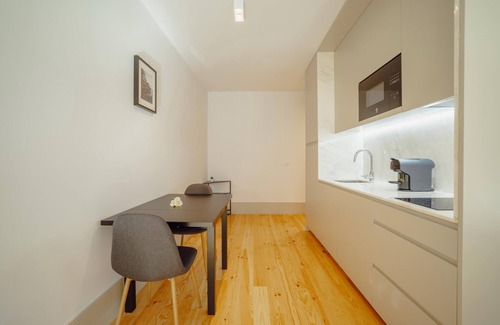 Lapa Apartment | Legacy Oporto Design Apartment D by Vacationy