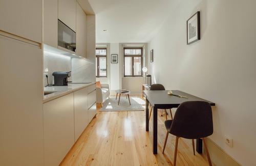 Lapa Apartment | Legacy Oporto Design Apartment D by Vacationy