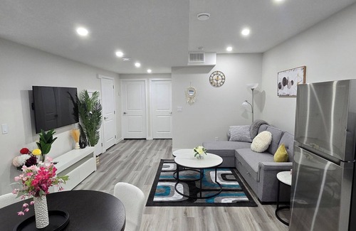 Northeast Edmonton House | Legal One Bedroom Basement Suite with a Seperate Entrance and Full Kitchen