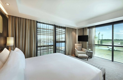 Lagos Hotel | Legend Hotel Lagos Airport, Curio Collection by Hilton