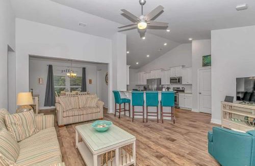 Red Hill House | Legends Resort Home with Golf, Family Stay