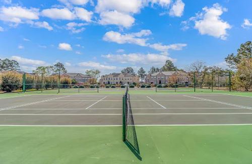 Red Hill House | Legends Resort Home with Golf, Family Stay