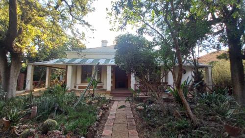 Kimberley Bed & Breakfast | Leicester Guest house