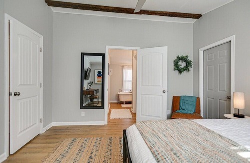 Franklin House | Leipers Fork Southern Retreat Live Music Shopping