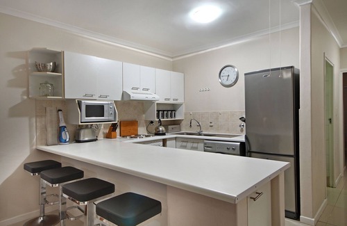 Lagoon Beach Apartment | Leisure Bay 207 - One Bedroom Apartment, Sleeps 2