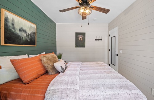 Silver Lake House | Leisure Escape - updated cottage right in Silver Lake