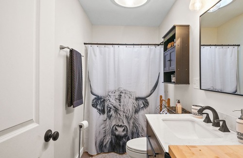 Silver Lake House | Leisure Escape - updated cottage right in Silver Lake