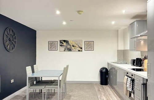 Yeadon Apartment | Leisure l Contractors l Sleeps 4