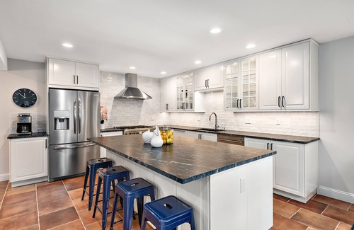 Asheville House | Leisure Mountain Lodge - A Peaceful Modern Retreat Close to Downtown Asheville