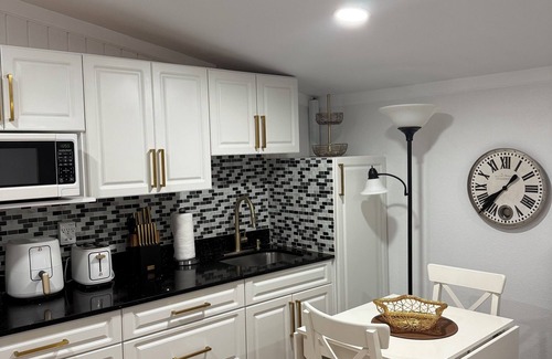 Lake Magdalene Apartment | Leisure place Charming studio in delightful Tampa with WiFi, AC