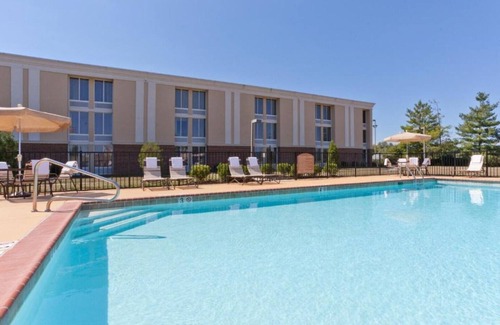 Woodstock House | Leisure travelers staying in our beautiful room !