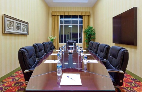 Woodstock House | Leisure travelers staying in our beautiful room !