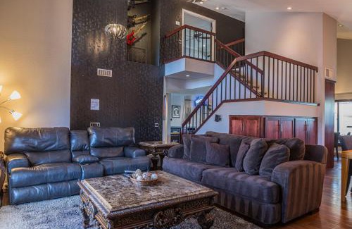 Paradise Vista Estates House | Leisurely House near Kierland Pool Hot Tub Games