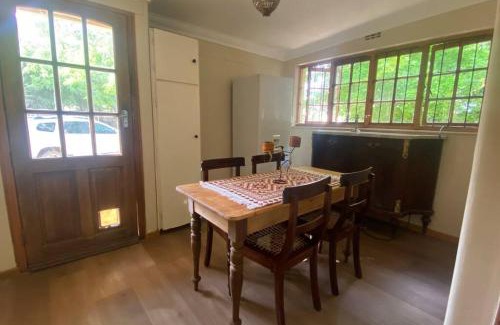 Robertson Apartment | Lekkalê