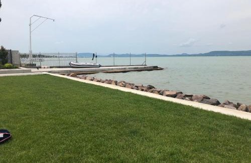 Balatonlelle Apartment | Lela lakeside apartman a vizek szerelmeseinek