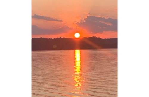 Unionville Cottage | Lemon Drop Inn Lake Lemon, Bloomington, Nashville