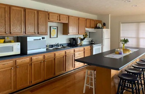 Unionville Cottage | Lemon Drop Inn Lake Lemon, Bloomington, Nashville